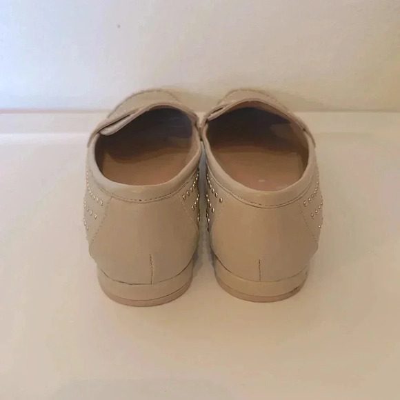 Chelsea & Violet Lisle Tan Leather Studded Loafers Shoes size 9 - Picture 3 of 10